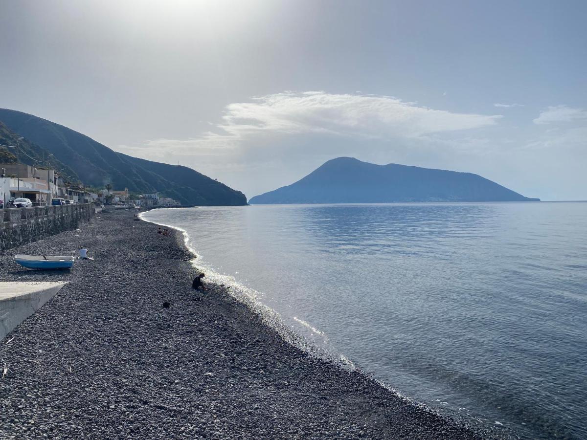 Апартаменты Lipari Centro Storico Flat 7 Mins From Port Экстерьер фото