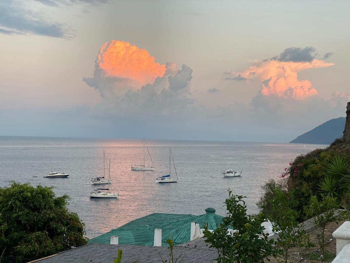 Апартаменты Lipari Centro Storico Flat 7 Mins From Port Экстерьер фото