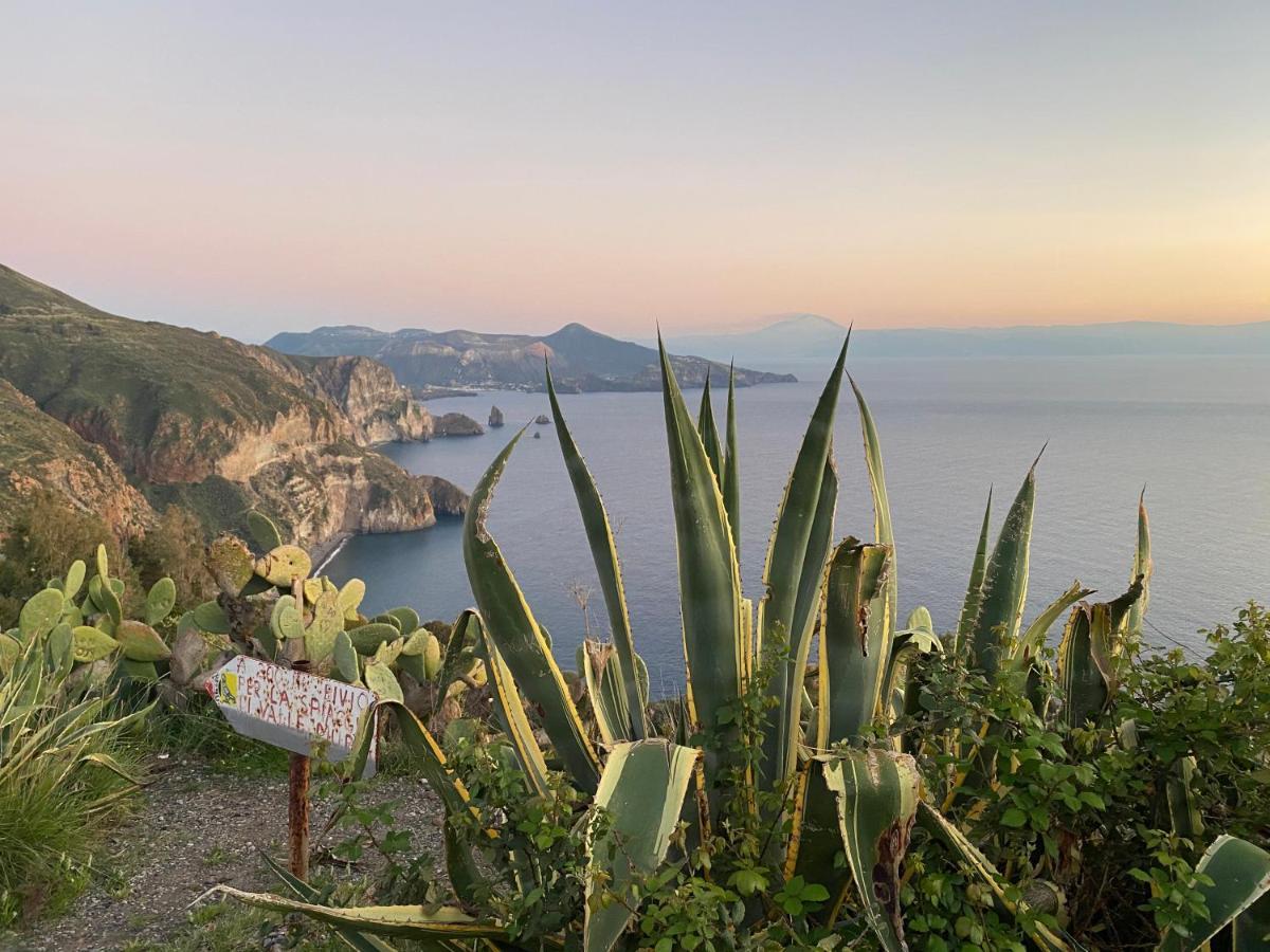 Апартаменты Lipari Centro Storico Flat 7 Mins From Port Экстерьер фото