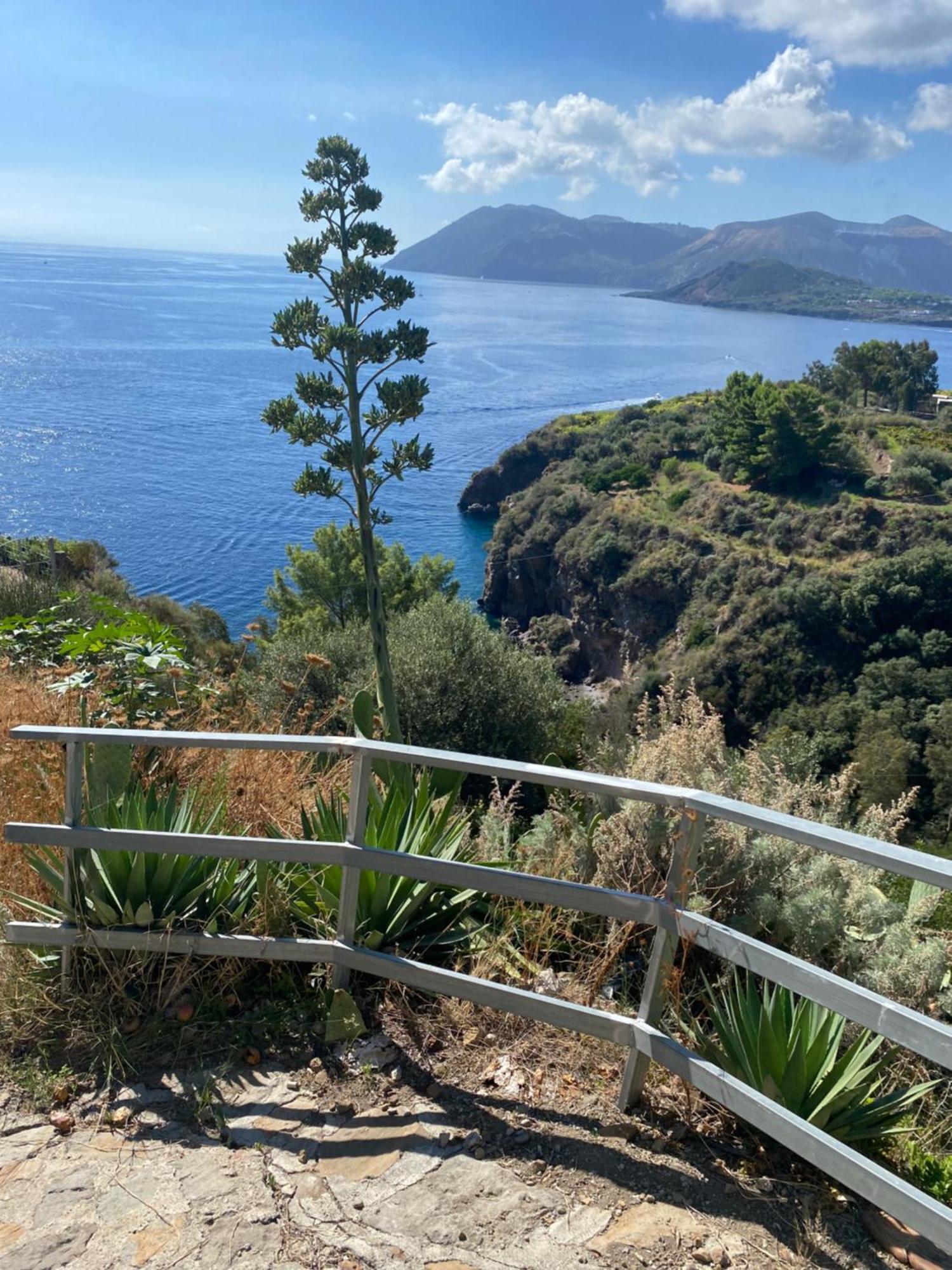 Апартаменты Lipari Centro Storico Flat 7 Mins From Port Экстерьер фото