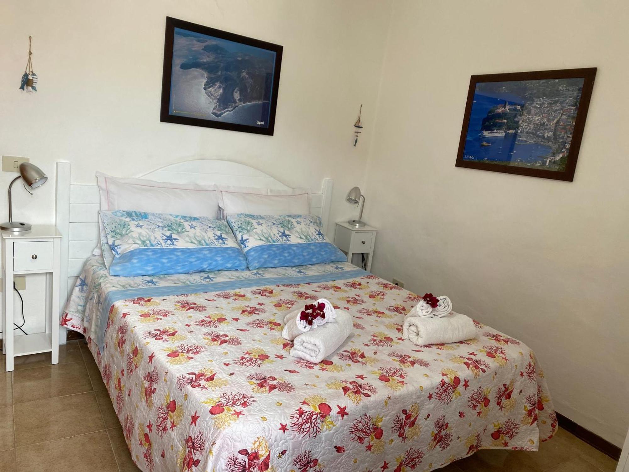 Апартаменты Lipari Centro Storico Flat 7 Mins From Port Экстерьер фото