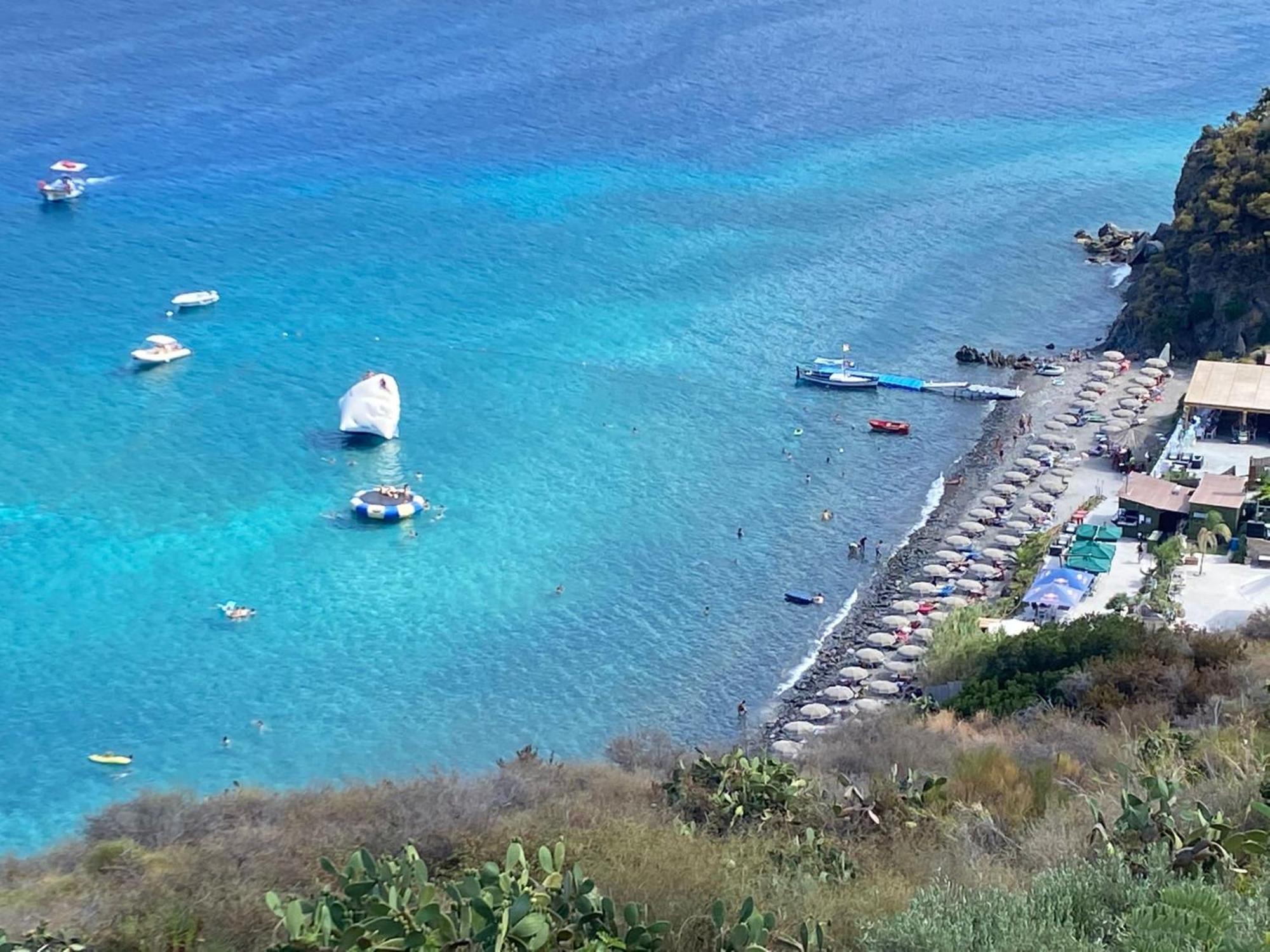 Апартаменты Lipari Centro Storico Flat 7 Mins From Port Экстерьер фото