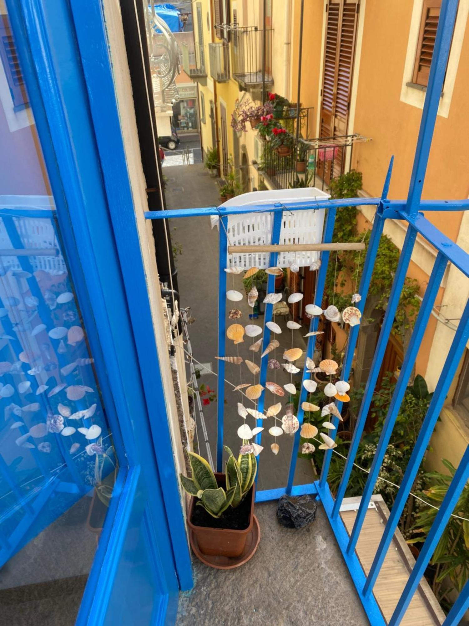Апартаменты Lipari Centro Storico Flat 7 Mins From Port Экстерьер фото